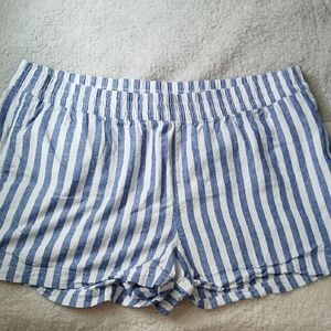 Old Navy Striped Blue and White Women's Shorts